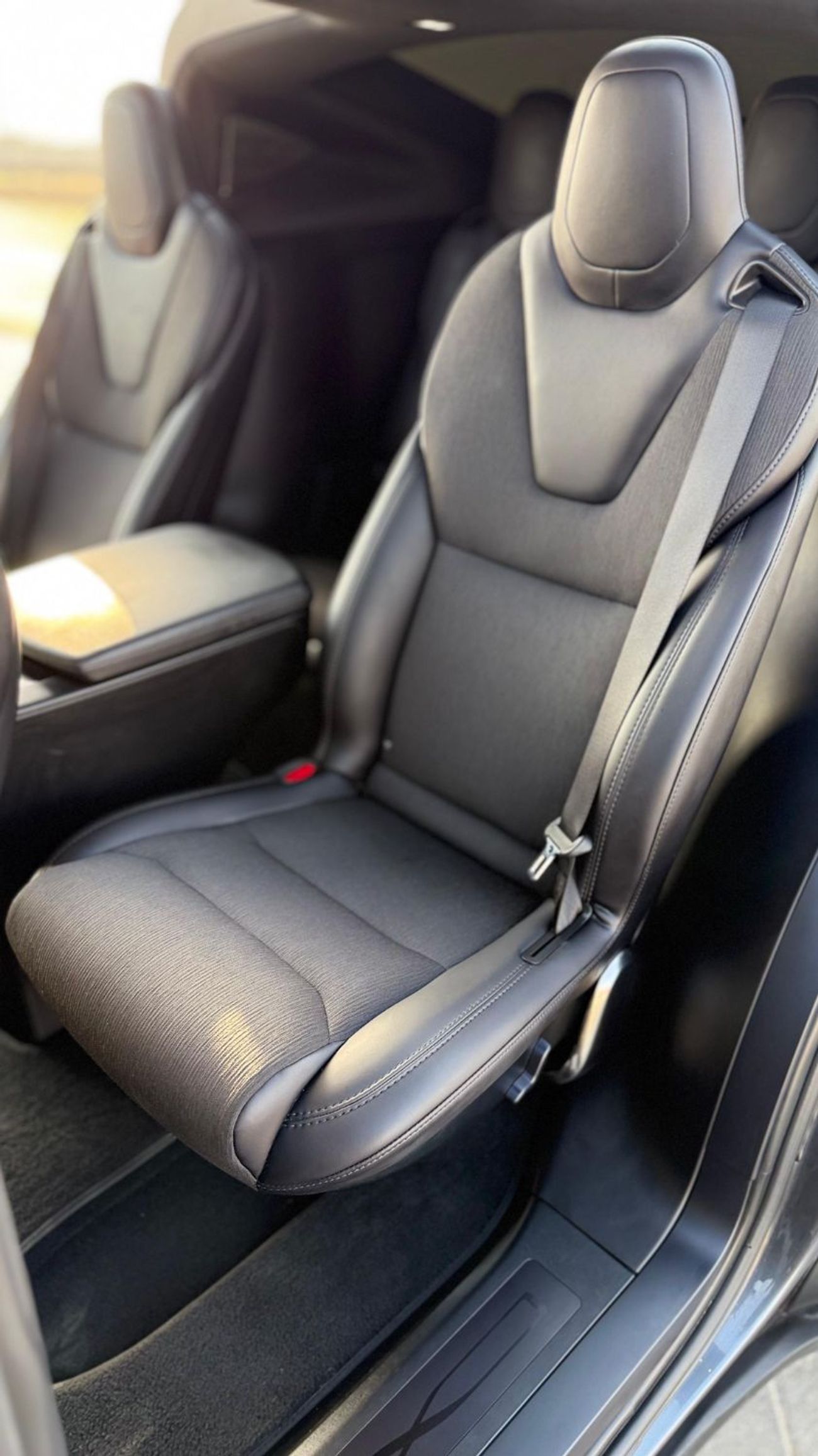 تسلا موديل اكس Long Range (AWD)