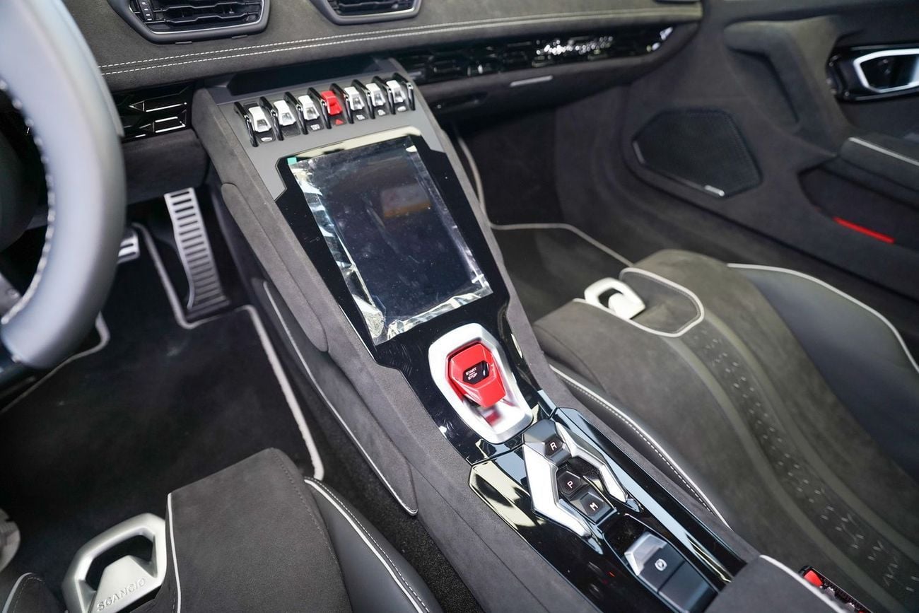 لامبورغيني هوراكان TECNICA STERRATO 5.2L V10