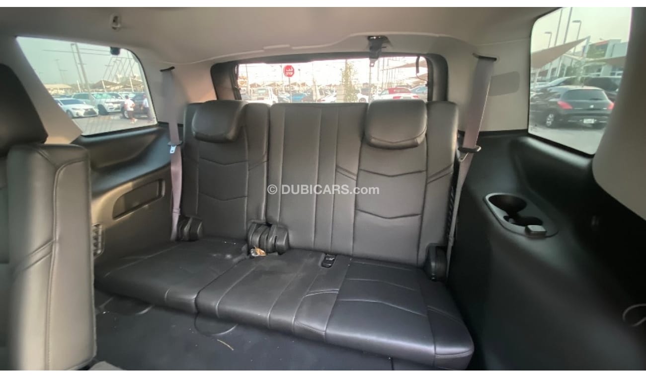 Cadillac Escalade خليجيه GCC Full options