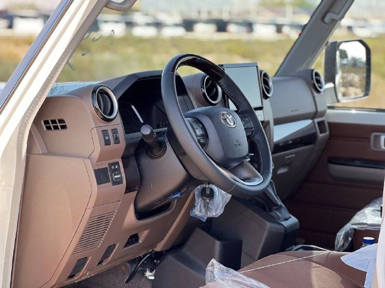 Toyota Land Cruiser 70 LC76 4.0L PTR A/T // 2025 // FULL OPTION WITH RADAR , LEATHER SEATS , DVD&BACK CAMERA // SPECIAL OFF