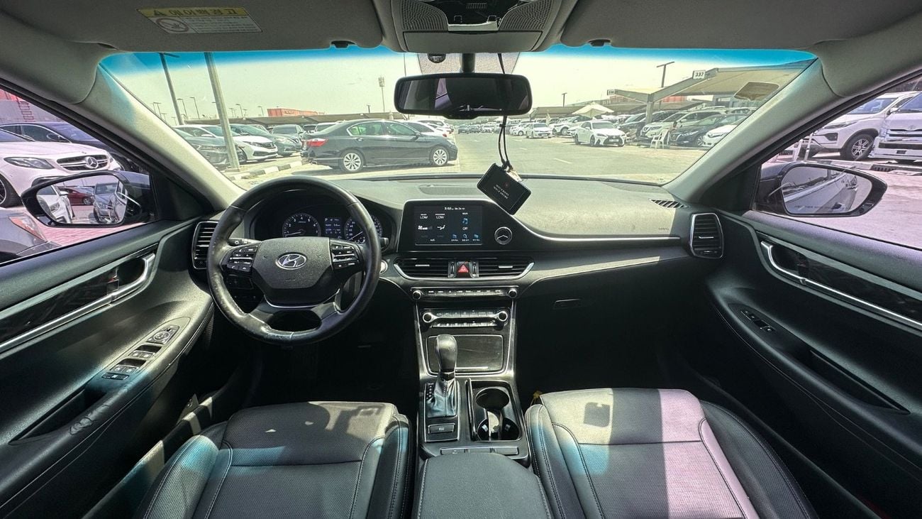 Hyundai Grandeur STD (NON GCC)