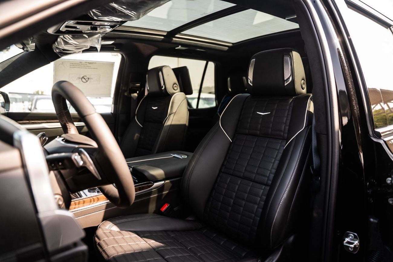 كاديلاك إسكالاد Sport Platinum Executive 6.2L V8 4WD 2026 Brand New American Specs