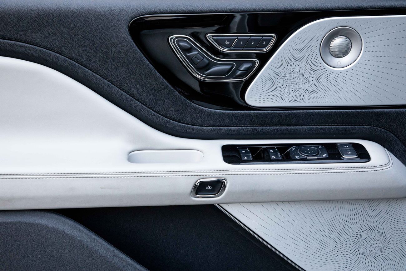 Lincoln Aviator Aviator Reserve | 4,928 P.M | 0% Downpayment | LINCOLN WARRANTY/SERVICE!