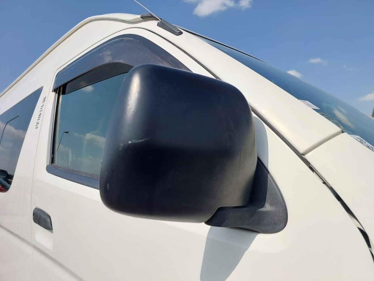 تويوتا هاياس TOYOTA HIACE VAN RHD 2015 MODEL 3.0 L DIESEL AUTOMATIC(PM15731)