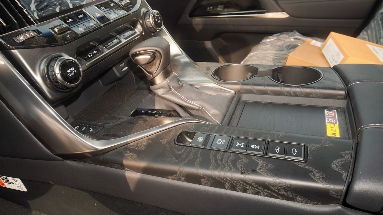 Lexus LX600 OVERTRAIL 3 5L V6