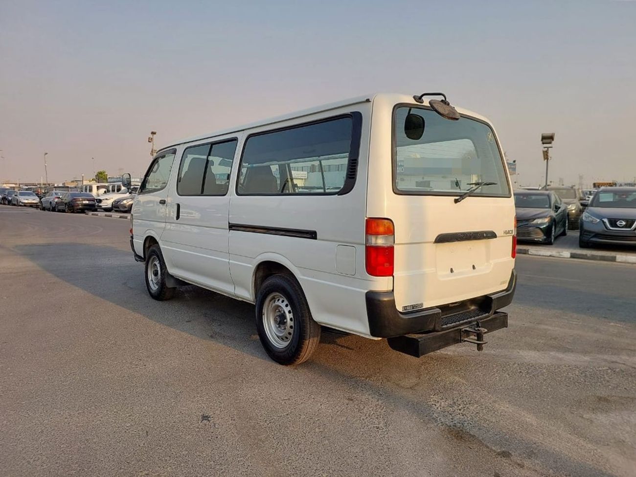 Toyota Hiace TOYOTA HIACE VAN RHD 2002 MODEL 2.0 L PETROL MANUAL(PM07906)