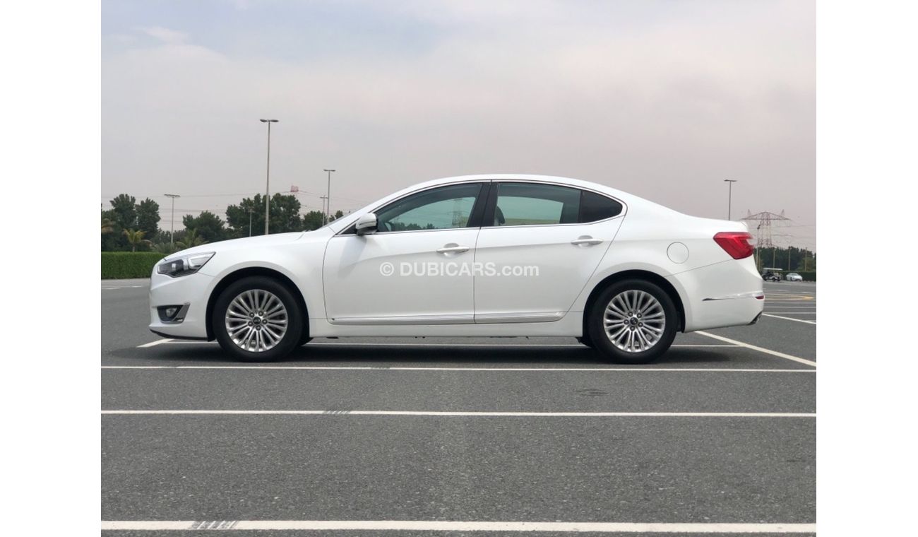 Kia Cadenza EX MODEL 2015 GCC CAR PERFECT CONDITION INSIDE AND OUTSIDE 2keys