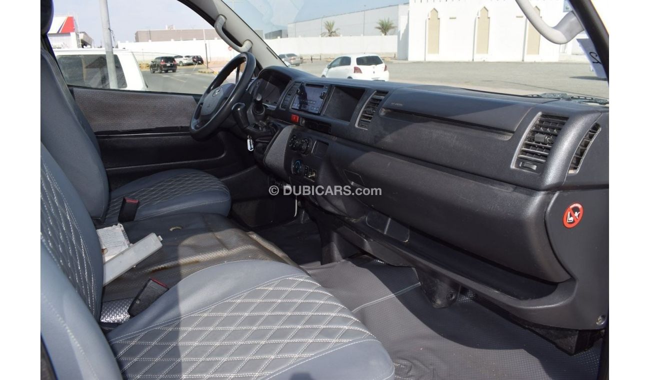 Toyota Hiace Commuter GLX High Roof Toyota Hiace Highroof Bus GLX 15 seater, model:2015. Excellent condition