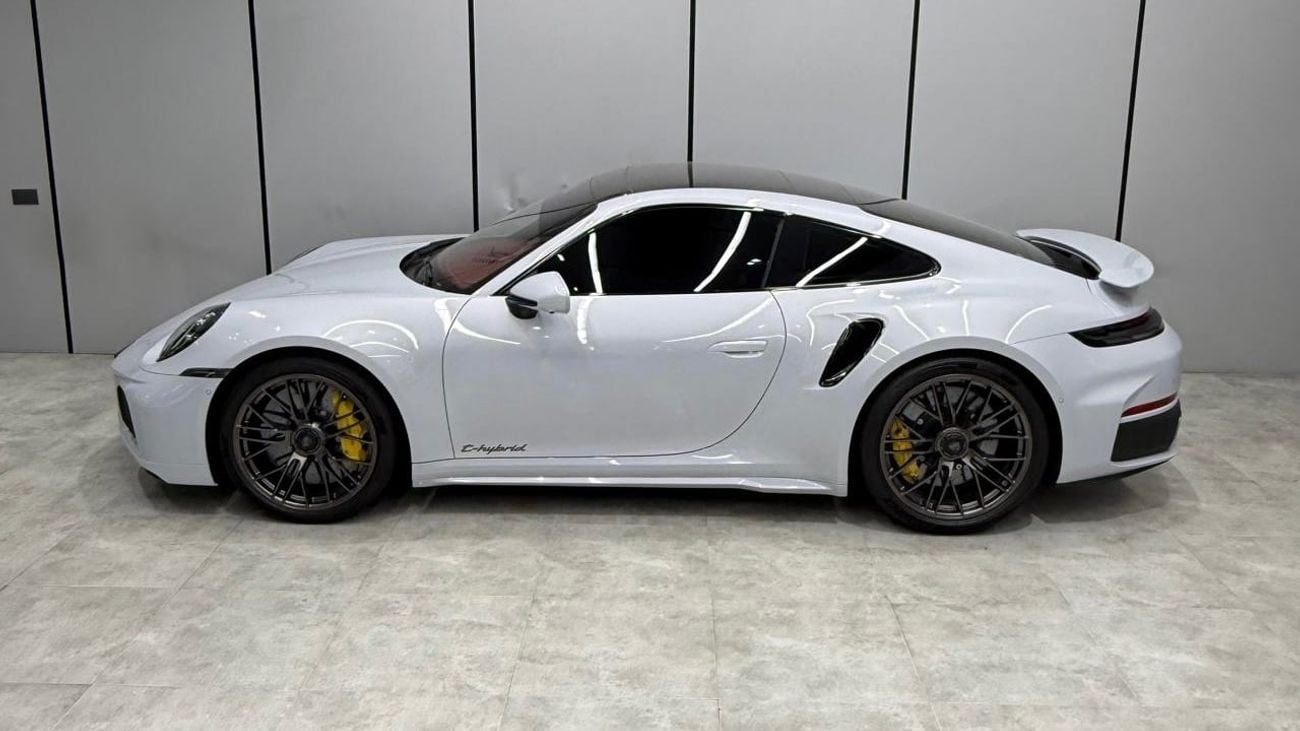 Porsche 911 TURBO S Hybrid GCC