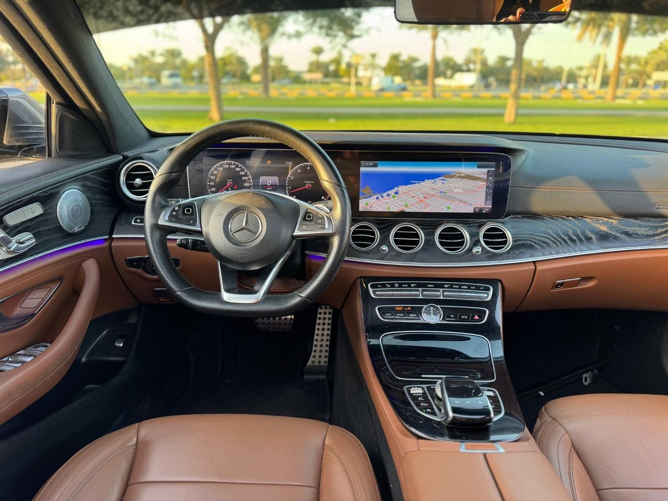 مرسيدس بنز E300 Premium 2.0L