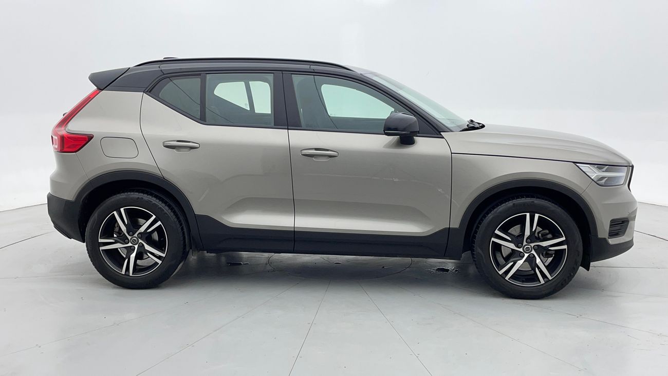 فولفو XC 40 T4 R DESIGN 2 | بدون دفعة مقدمة | اختبار قيادة مجاني للمنزل