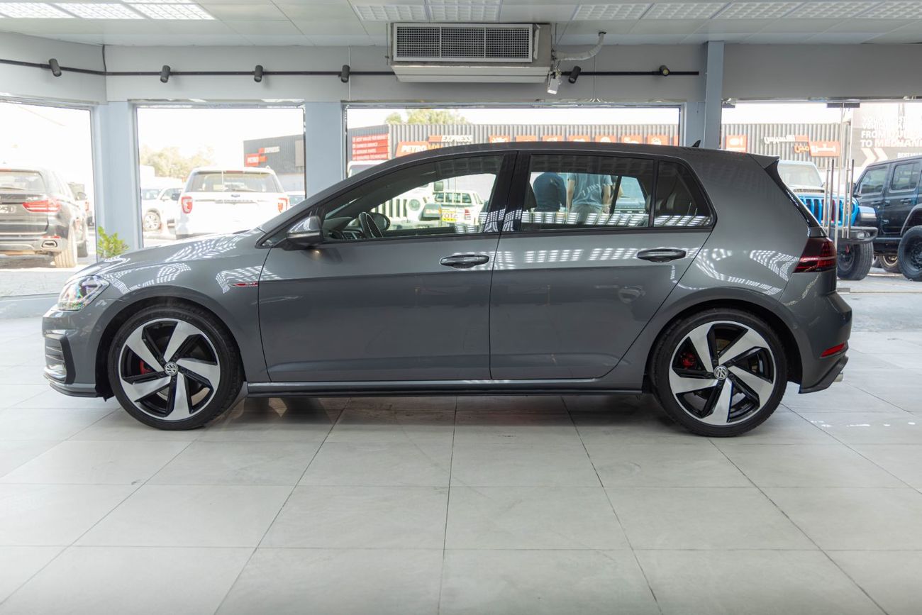 Volkswagen Golf GTI Sport 2.0T