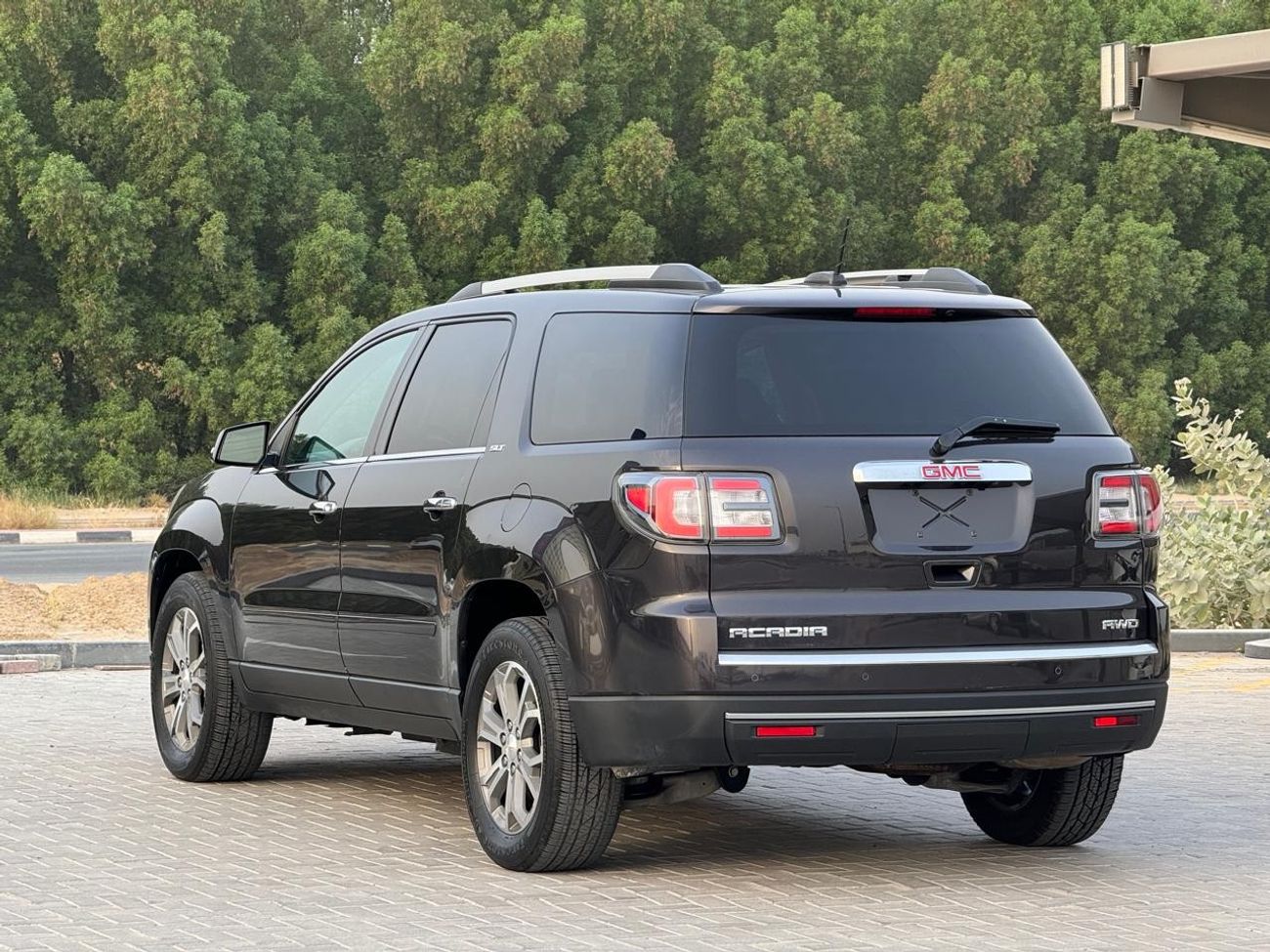 GMC Acadia SLT GMC ACADIA 2016 MODEL GCC
