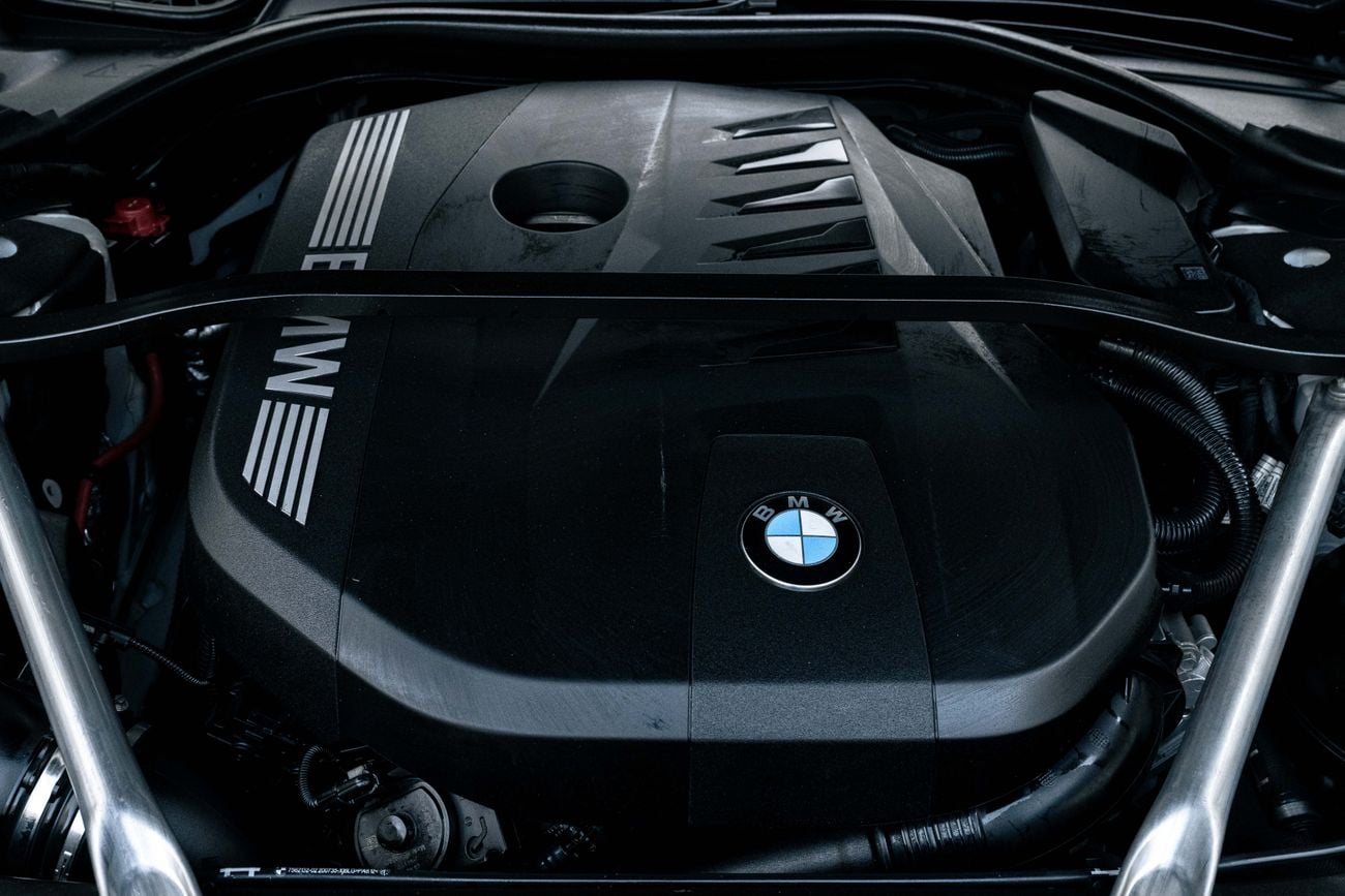 بي أم دبليو 735i 735 | 5,180 P.M | 0% Downpayment | BMW SERVICE HISTORY | UNDER WARRANTY!