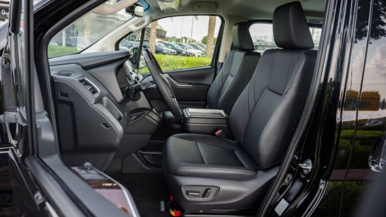 تويوتا جرافينا 3.5P AT MY2023 – BLACK