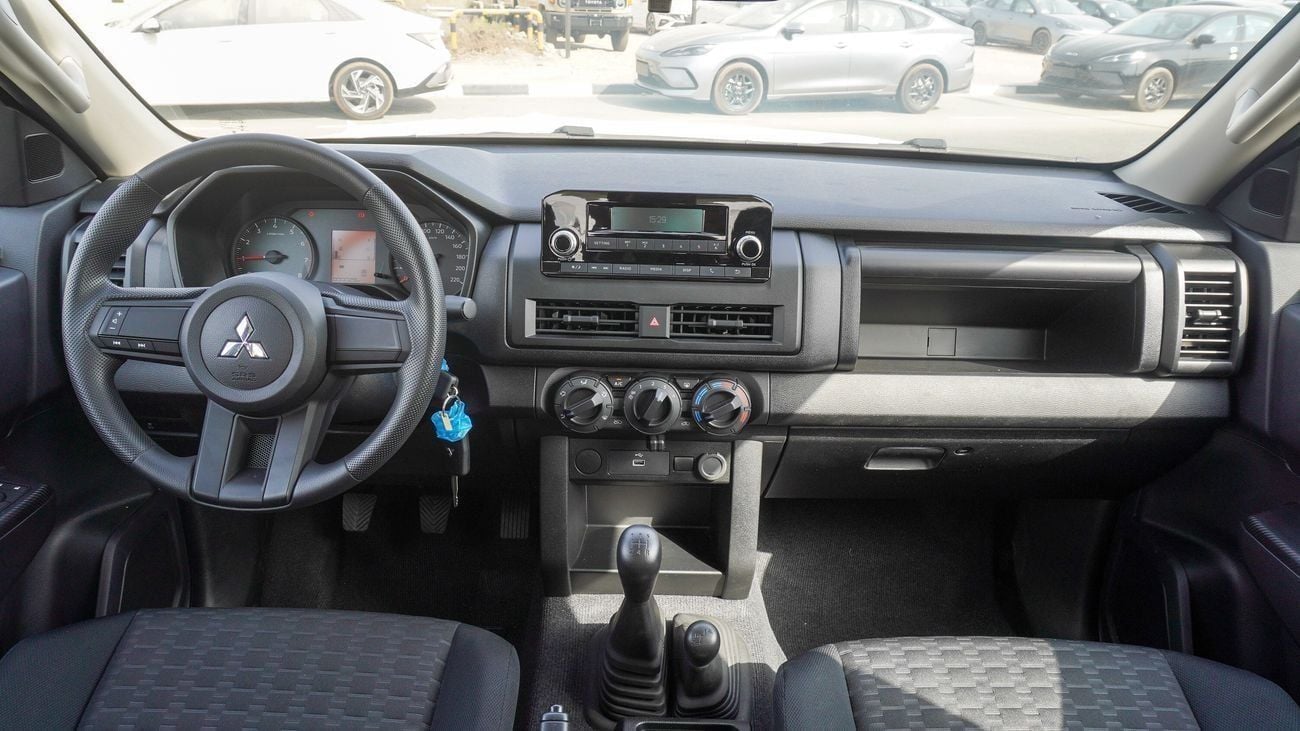 ميتسوبيشي L200 2.4L  4WD M/T