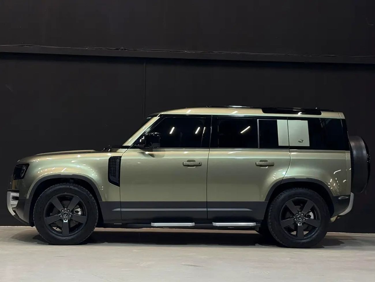 Land Rover Defender 5,259 P.M | 0% Downpayment | 110 | ONE OWNER | AGENCY WARRANTY AND SERVICE CONTRACT