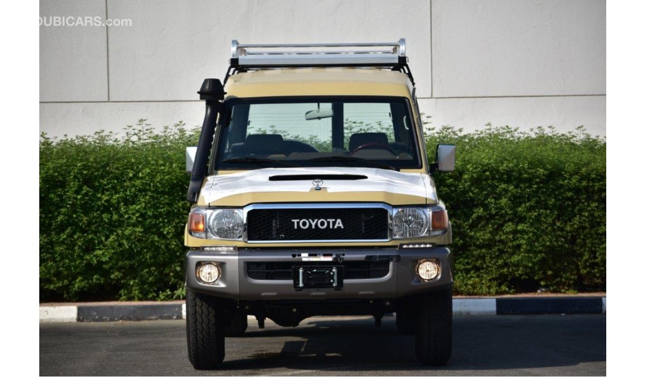 Toyota Land Cruiser Hard Top 78 LONG WHEEL BASE SPL V8 4.5L TURBO DIESEL 4WD 9 SEAT MANUAL TRANSMISSION