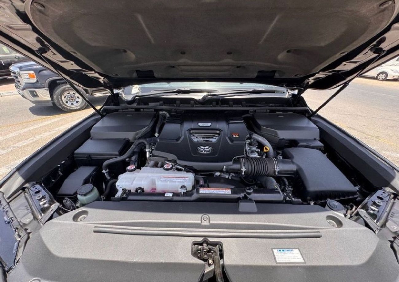 تويوتا لاند كروزر 2023 LC300 ZX Diesel Engine RHD 3.3L Twin Turbo Full Option
