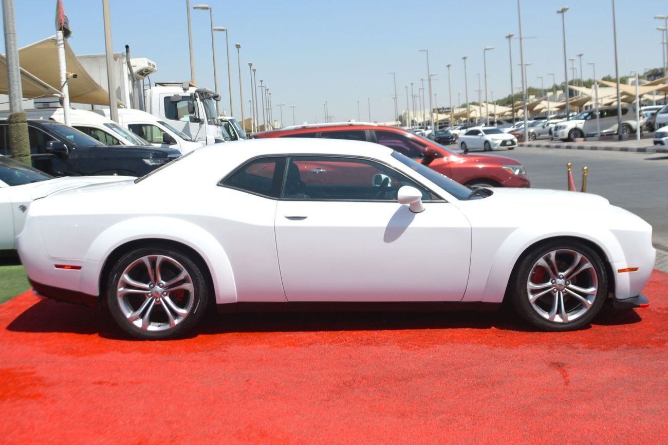 Dodge Challenger R/T 5.7L (370 HP) WHITE CLEAN V8 CAR IN BEST PRICE