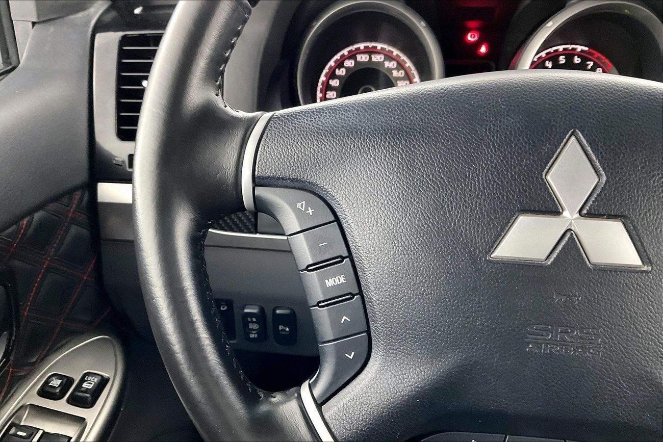 ميتسوبيشي باجيرو Signature Edition | شامل الضمان | 0 ﺪﻔﻋﺓ ﺃﻮﻟﻯ