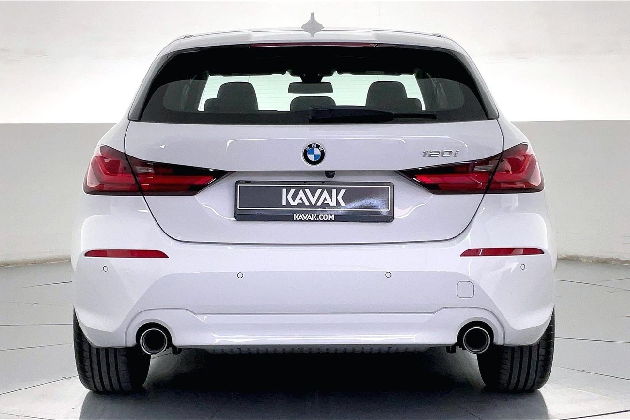 بي أم دبليو 120i Joy Edition | عرض العيد الحصري | خالية من أضرار الفيضانات