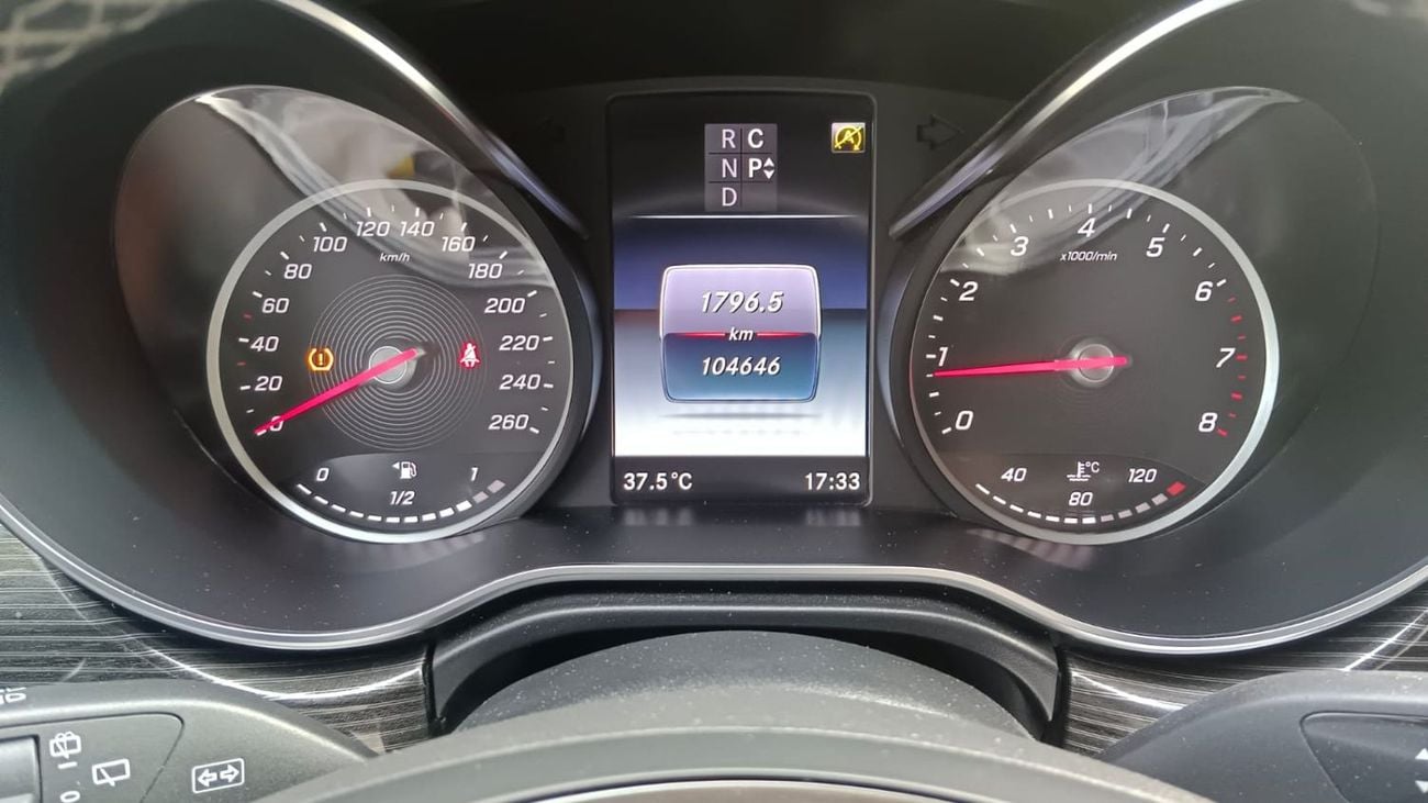 Mercedes-Benz V 250 2.0L PETROL 6 SEATER AUTOMATIC TRANSMISSION