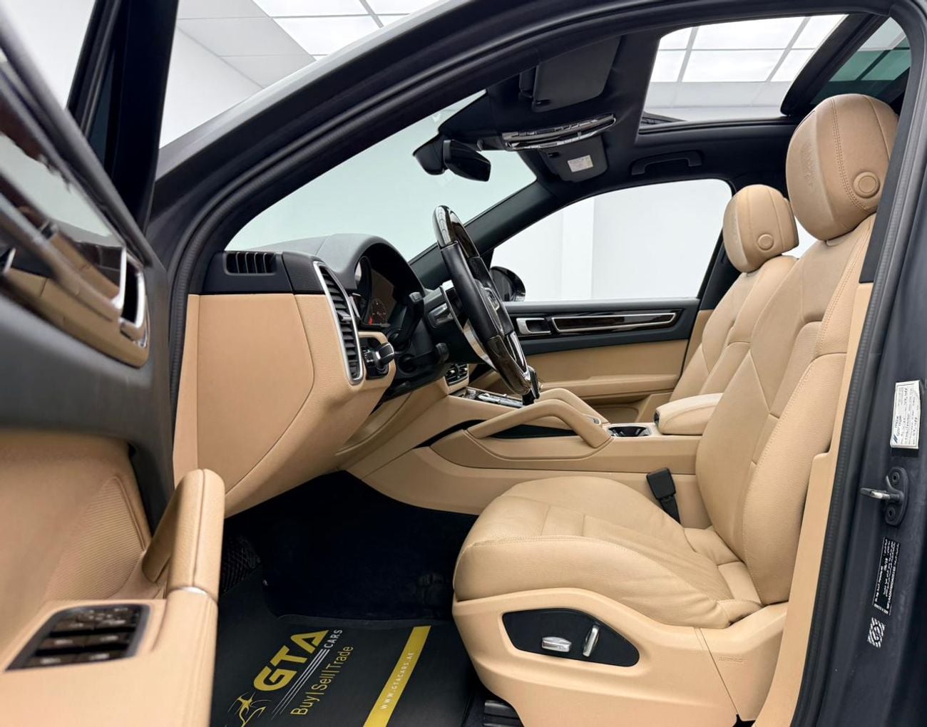 بورش كايان 2019 Porsche Cayenne, Warranty, Full Service History, Fully Loaded, Excellent Condition, GCC