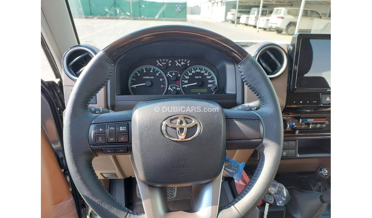 تويوتا لاند كروزر 76 4.0L PETROL 2024YM New Shape