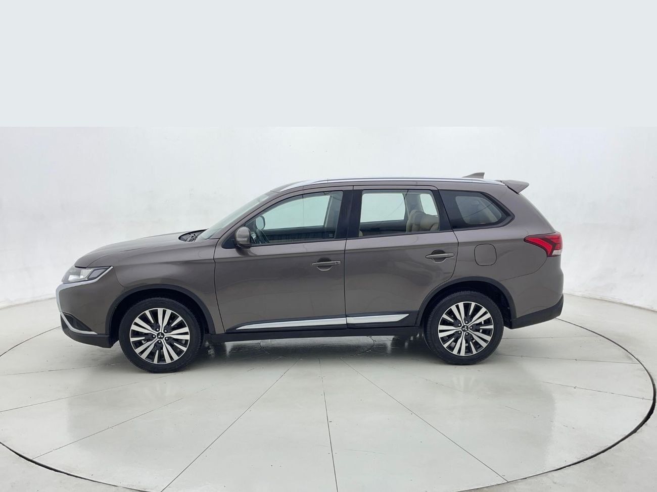 Mitsubishi Outlander 2.4L 2023 | 0 DP | 955/Month | 30 Day Return | Service History