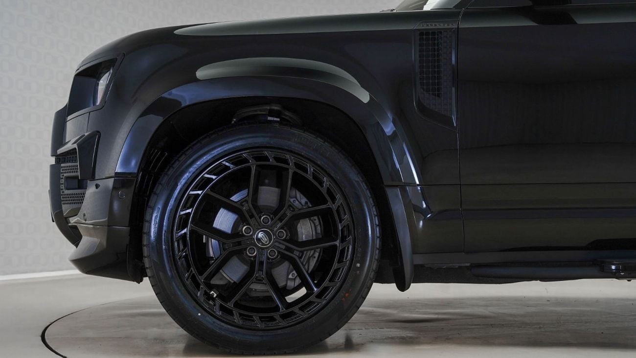 لاند روفر ديفندر 90 X-Dynamic SE P400 3.0L Widetrack | Special Offer | AED 4,423 PM | 22in Wheels, Lightbar, |