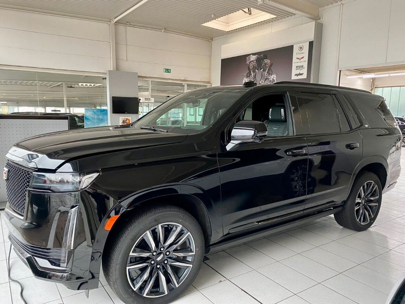 Cadillac Escalade SUV Sport Platinum VIP Seat, 4WD 6.2L, 2023, 0Km, (PRE-ORDER)