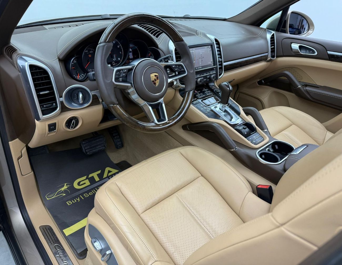 Porsche Cayenne Std 3.6L 2016 Porsche Cayenne, Full Service History, Excellent Condition, GCC