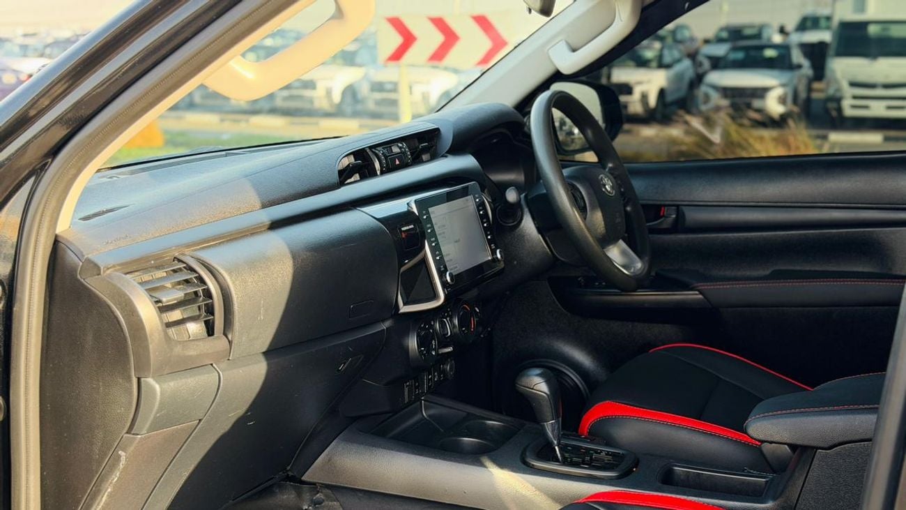 Toyota Hilux GR BODY KIT INSTALLED | POWER SEATS | 2.8L DIESEL | AUTOMATIC TRANSMISSION | LEATHER SEATS |