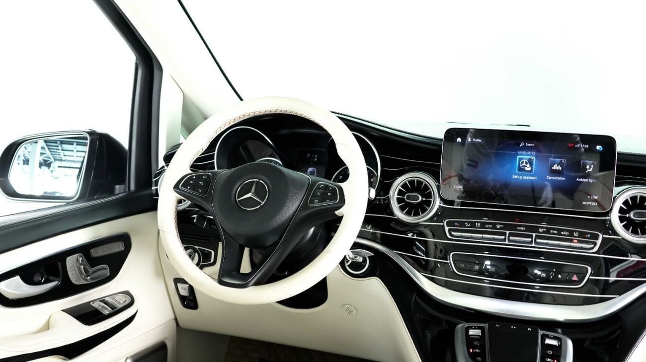 Mercedes-Benz V 250 Std 2.1L VIP-Star Light System-Low Mileage-Maybach Wheels-Rear Seats Entertainmen