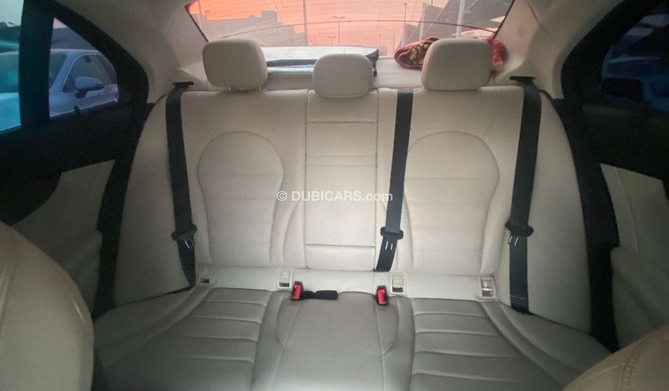 Mercedes-Benz C 300 2.0L V4