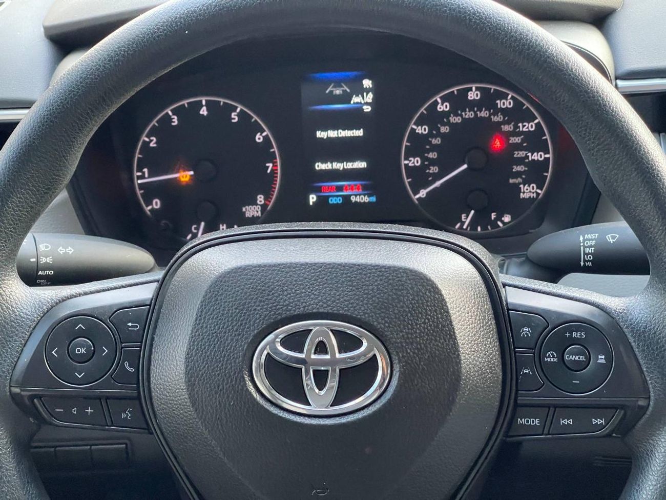 Toyota Corolla SE 2.0L LE / 2.0L V4 / LOW MILAGE / RADAR / ROAD ASSIST / BLIND SPOT / IN PERFECT CONDITION