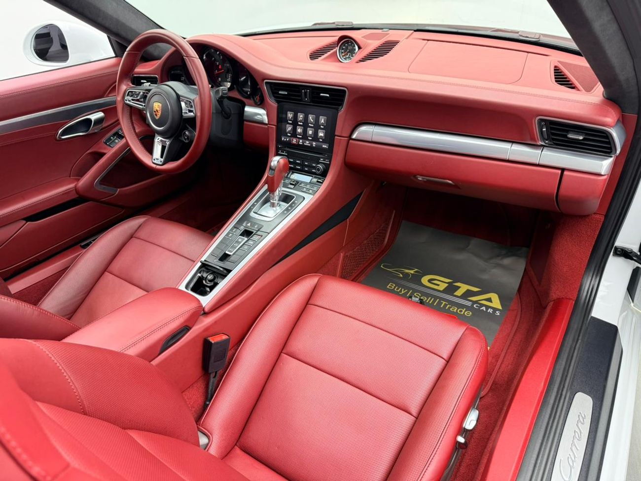 بورش 911 CARRERA بورش 911 كاريرا 2019، ضمان، سجل صيانة كامل لدى بورش، باقة سبورت كرونو، خليجية