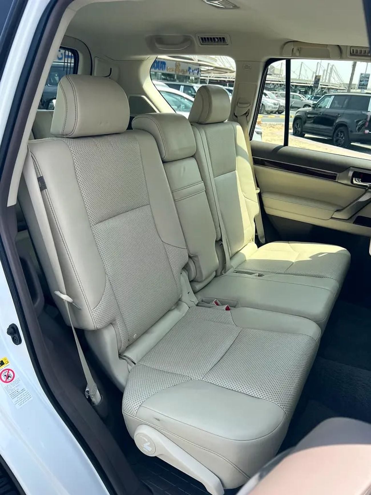 Lexus GX460 GX 460 Platinum | GCC Specs full service history from al Futtaim | Excellent Condition