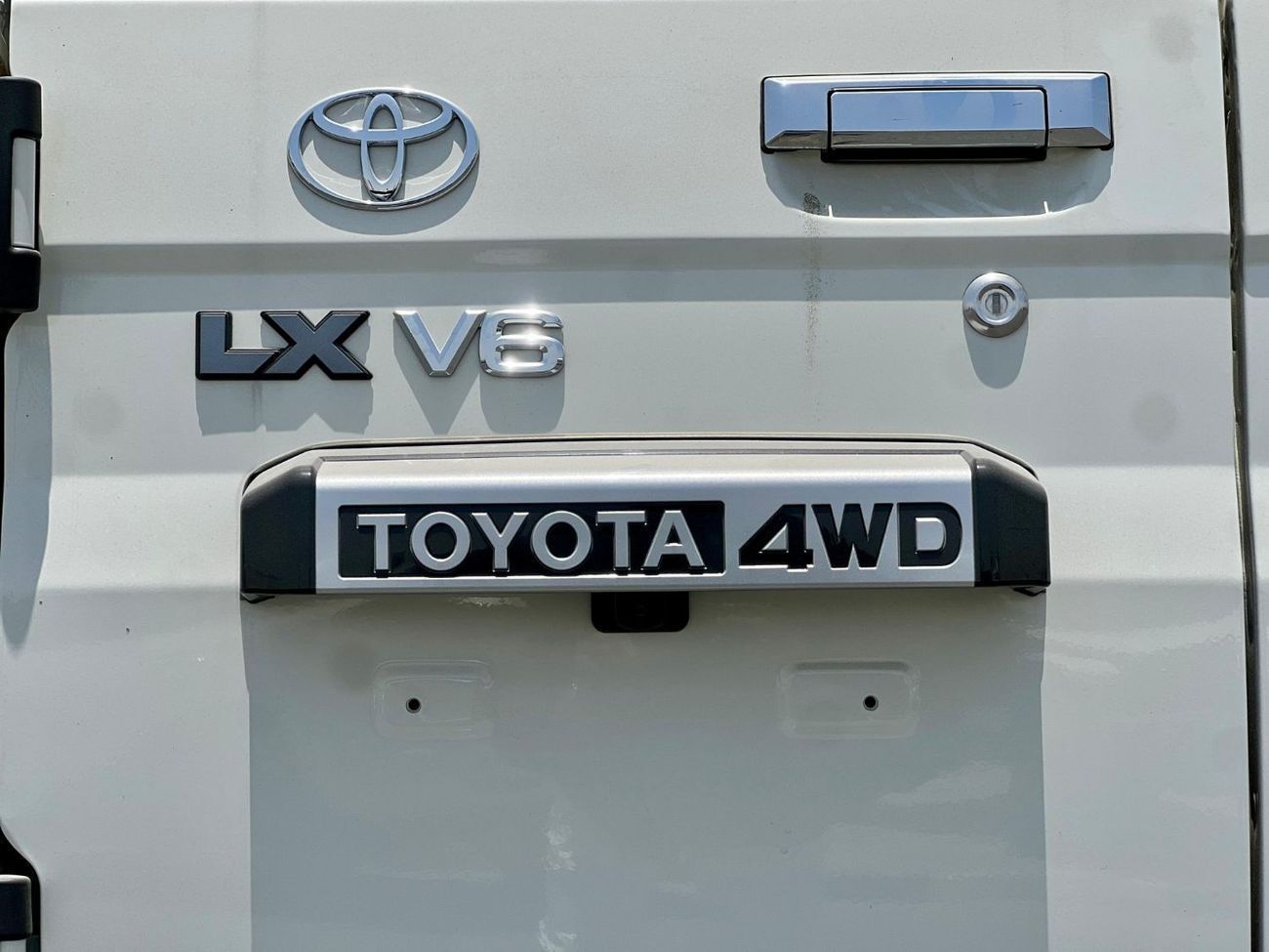 Toyota Land Cruiser 70 EXPORT ONLY - LC 76 LX 4WD FULL OPTION
