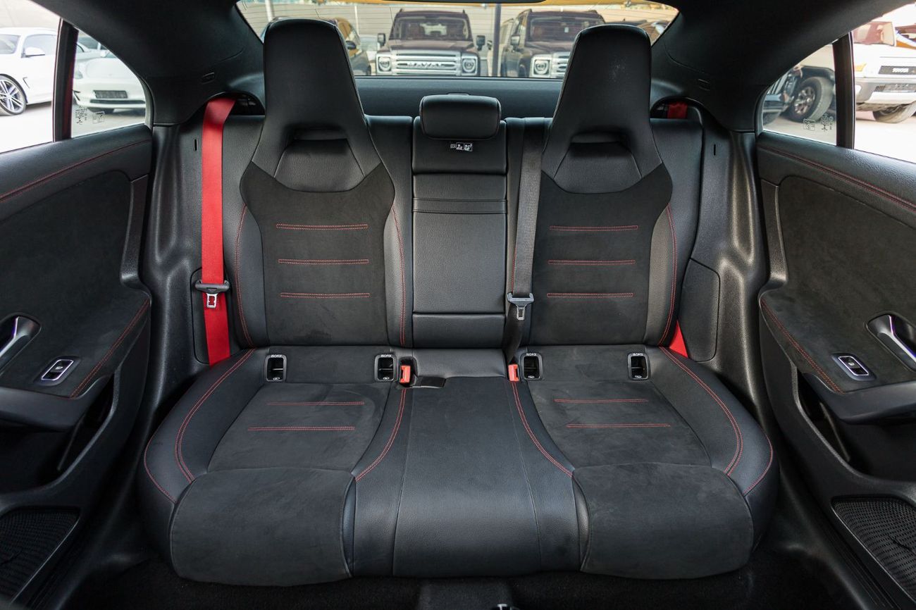 مرسيدس بنز CLA 35 AMG Premium 2.0L