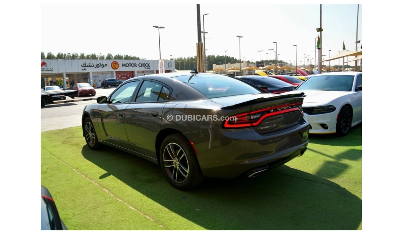 Dodge Charger SXT Plus The base engine is a 3.6-liter V6 with 292 horsepower and 352 Nm of torque. The engine is s