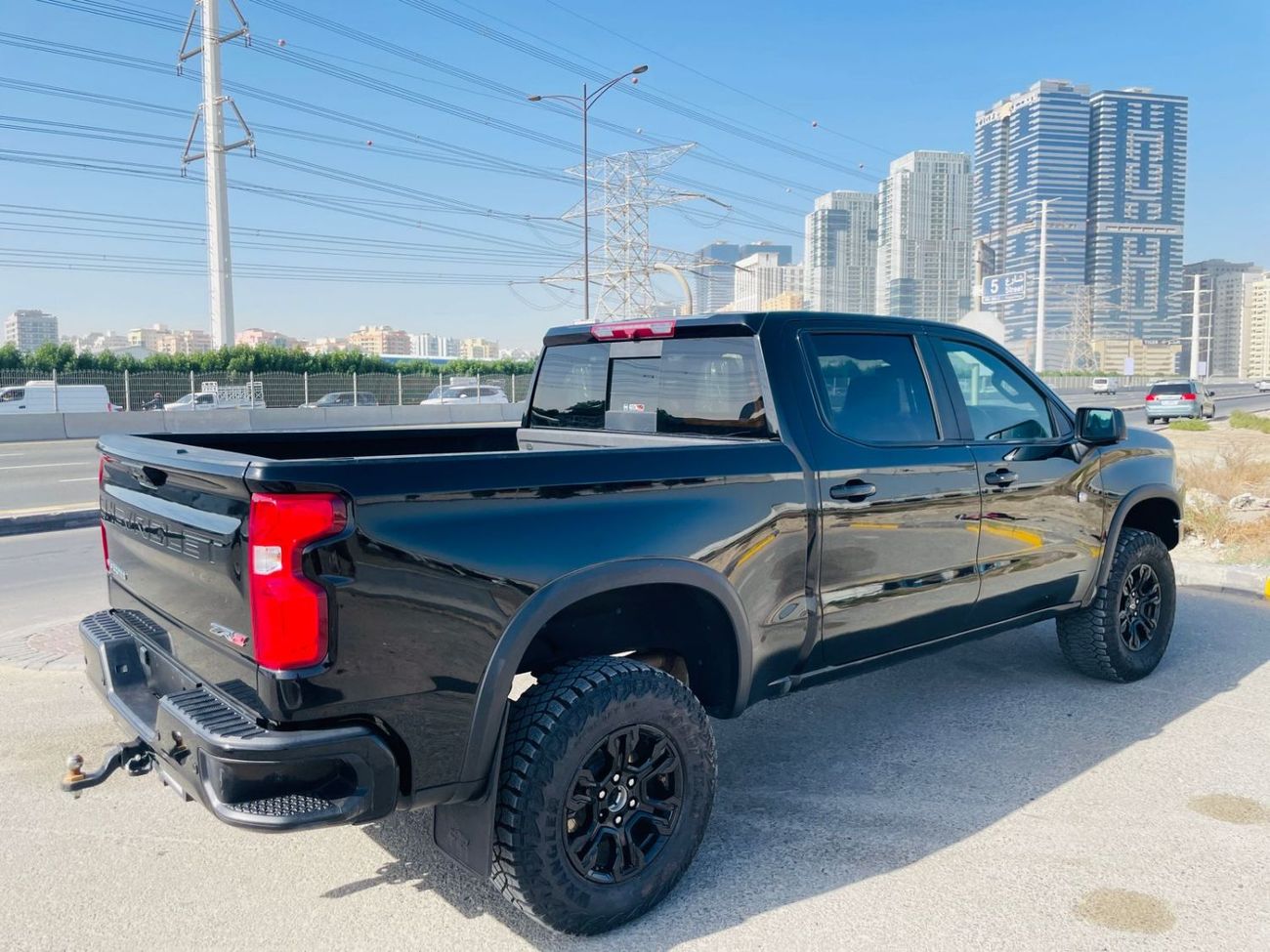 Chevrolet Silverado ZR2 Dual Cabin Pickup RHD 4WD 6.2L Eco tec3 V8 Petrol Engine Automatic 5 Seats 4 Doors