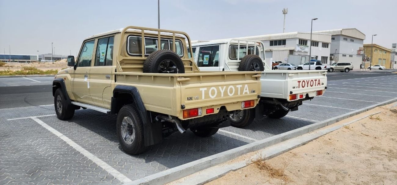 تويوتا لاند كروزر 79 DC Pick Up Full Option V8 4.5L DSL 2023YM
