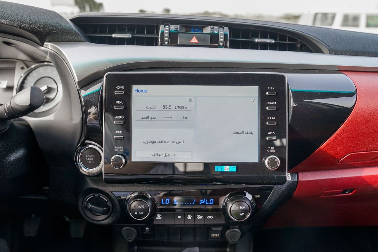 تويوتا هيلوكس 2.7L SR5 - Manual Transmission - GCC Specs - Rear Camera - Bed Liner