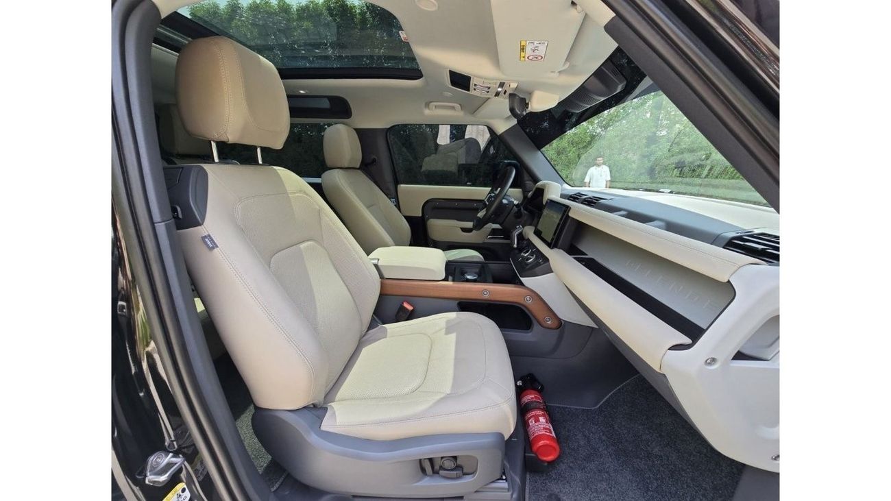 Land Rover Defender DEFENDER 2023 GCC V6 UNDER WARRANTY TILL 150000 KM 5 YEARS // LOW MILEAGE // PERFECT CNDITION