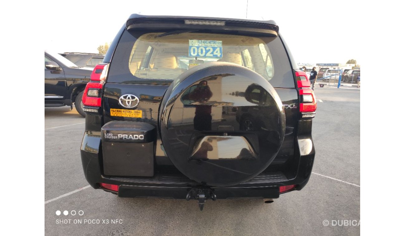 تويوتا برادو Full option 2019 Sunroof Leather seats, DVD Camera (Also register in Dubai)