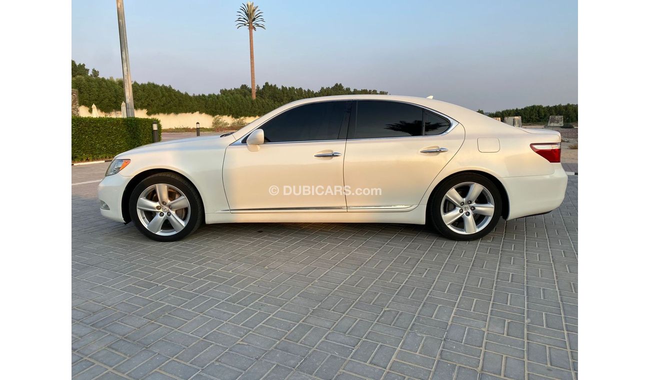 لكزس LS 460 لكزس LS460 بحاله ممتازه موديل 2008