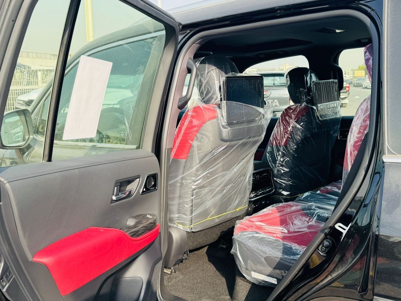 Toyota Land Cruiser LC300 VXR 3.5L TWIN TURBO F/O A/T BLACK INSIDE RED 2025