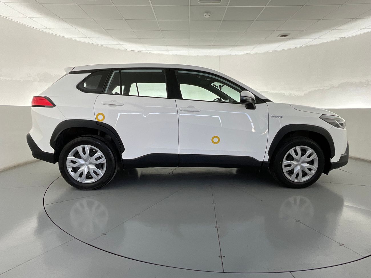 تويوتا كورولا كروس XL | عرض العيد الحصري | خالية من أضرار الفيضانات